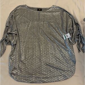 JM Collection-Super cute ladies silver blouse. NWT